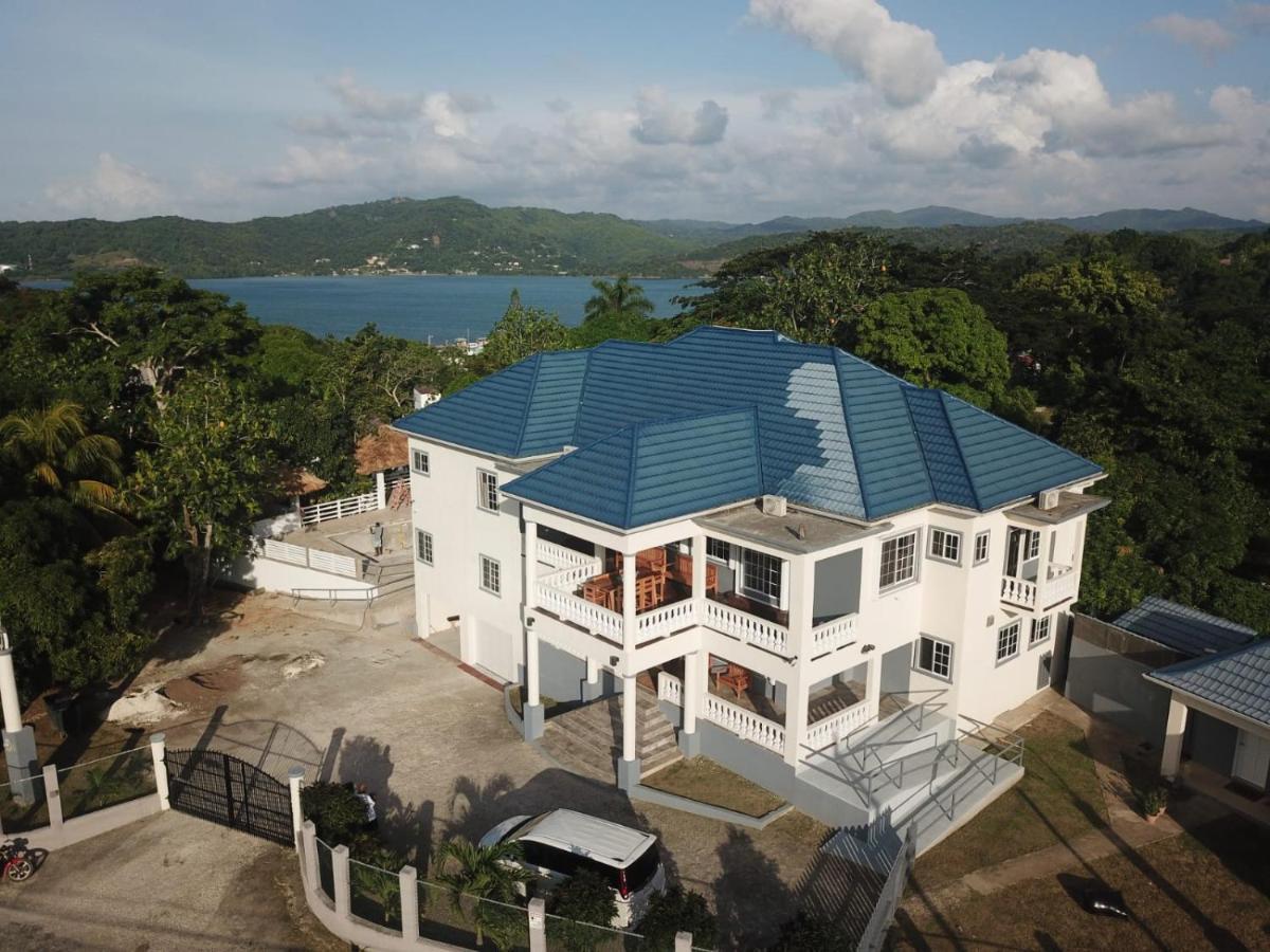 Blue Paloma Bed & Breakfast Лусеа Экстерьер фото