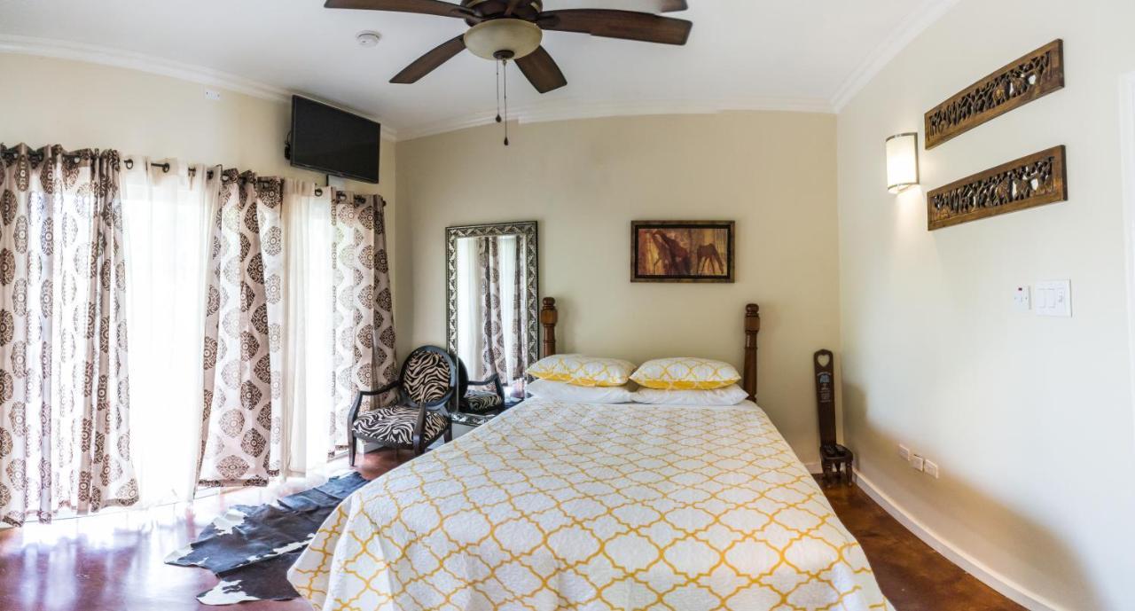 Blue Paloma Bed & Breakfast Лусеа Экстерьер фото