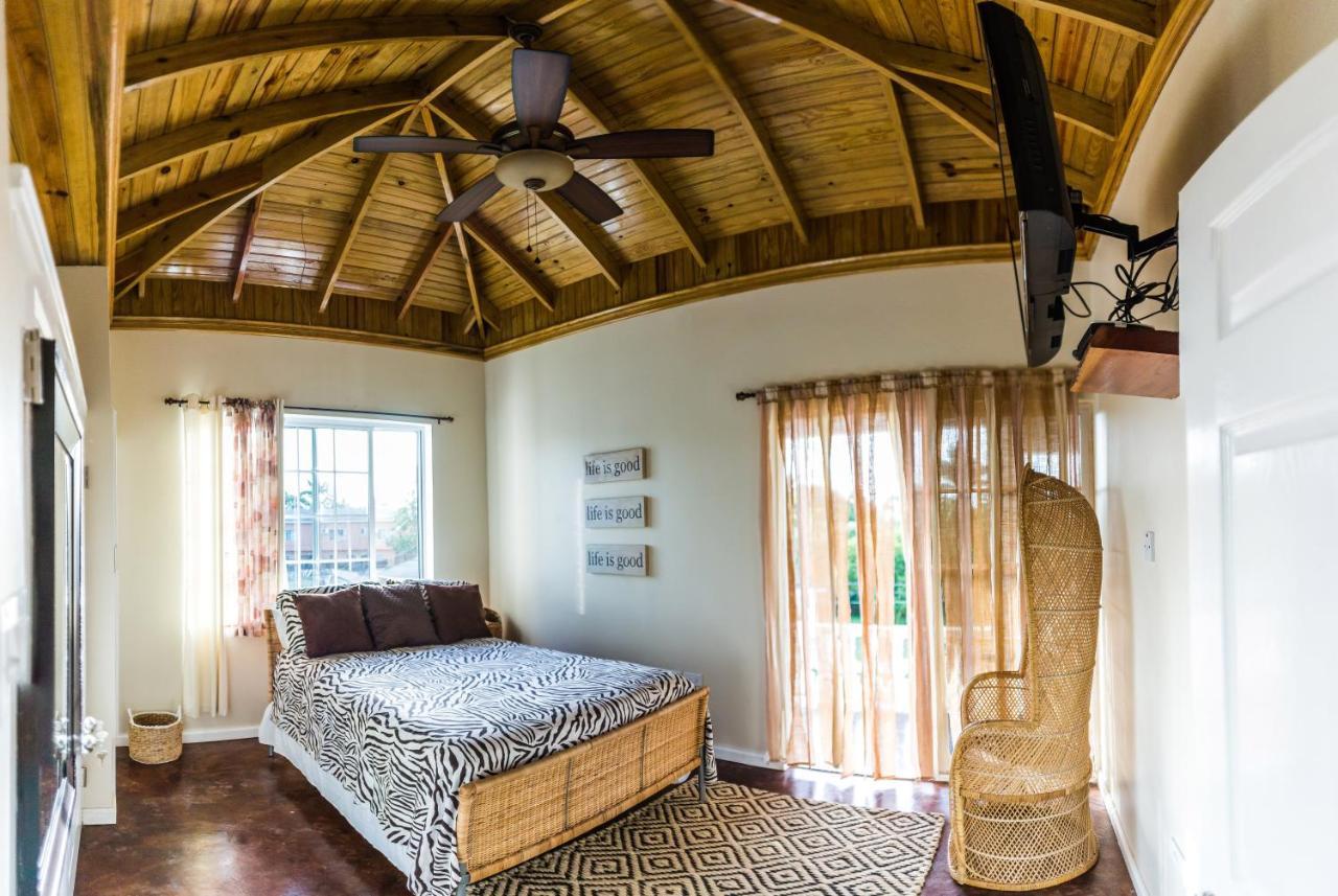 Blue Paloma Bed & Breakfast Лусеа Экстерьер фото